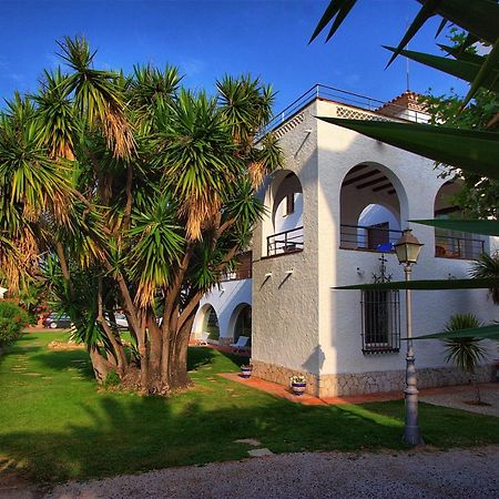 Hotel Capri Ситжес Екстериор снимка
