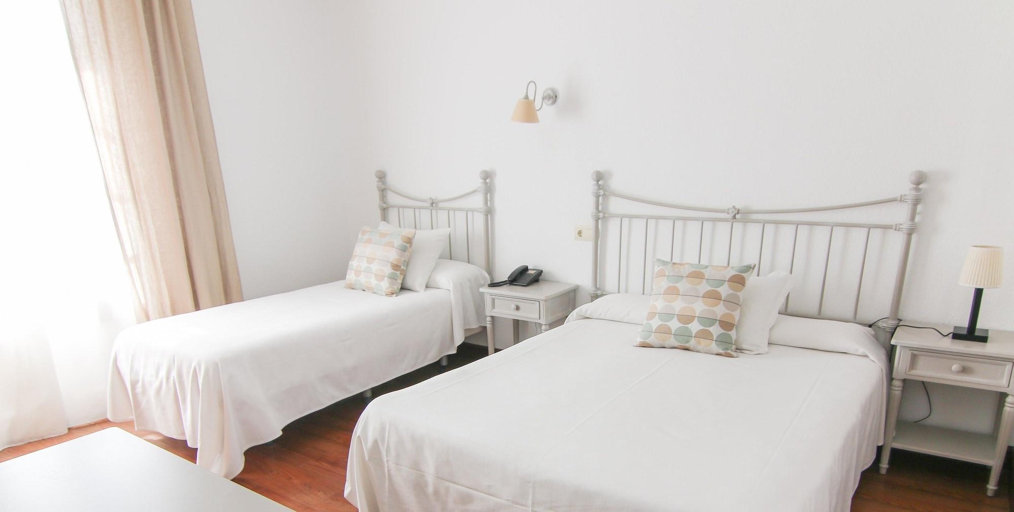 Hotel Capri Ситжес Екстериор снимка