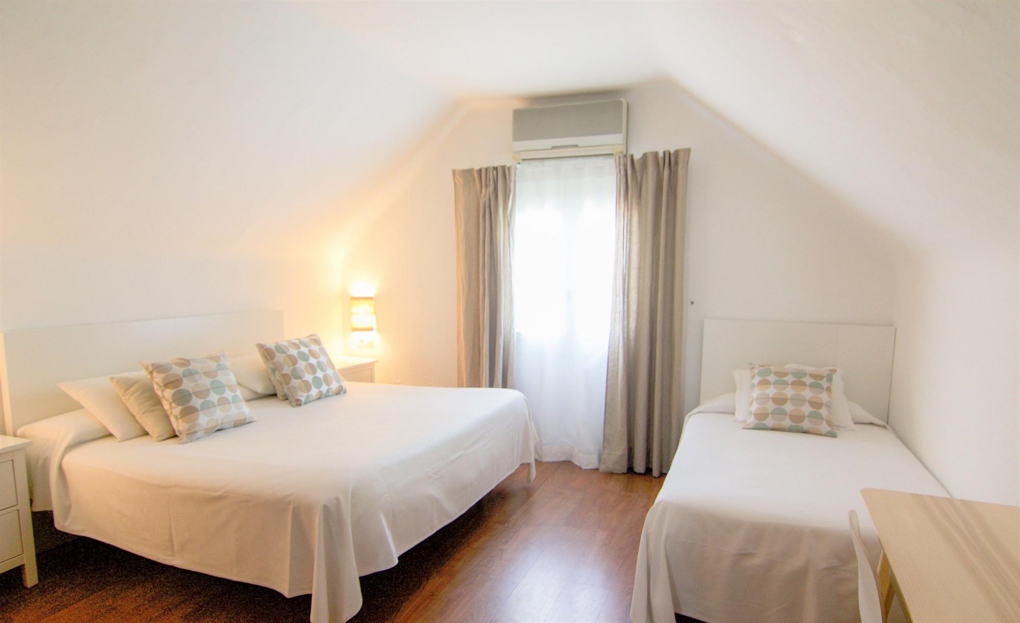 Hotel Capri Ситжес Екстериор снимка