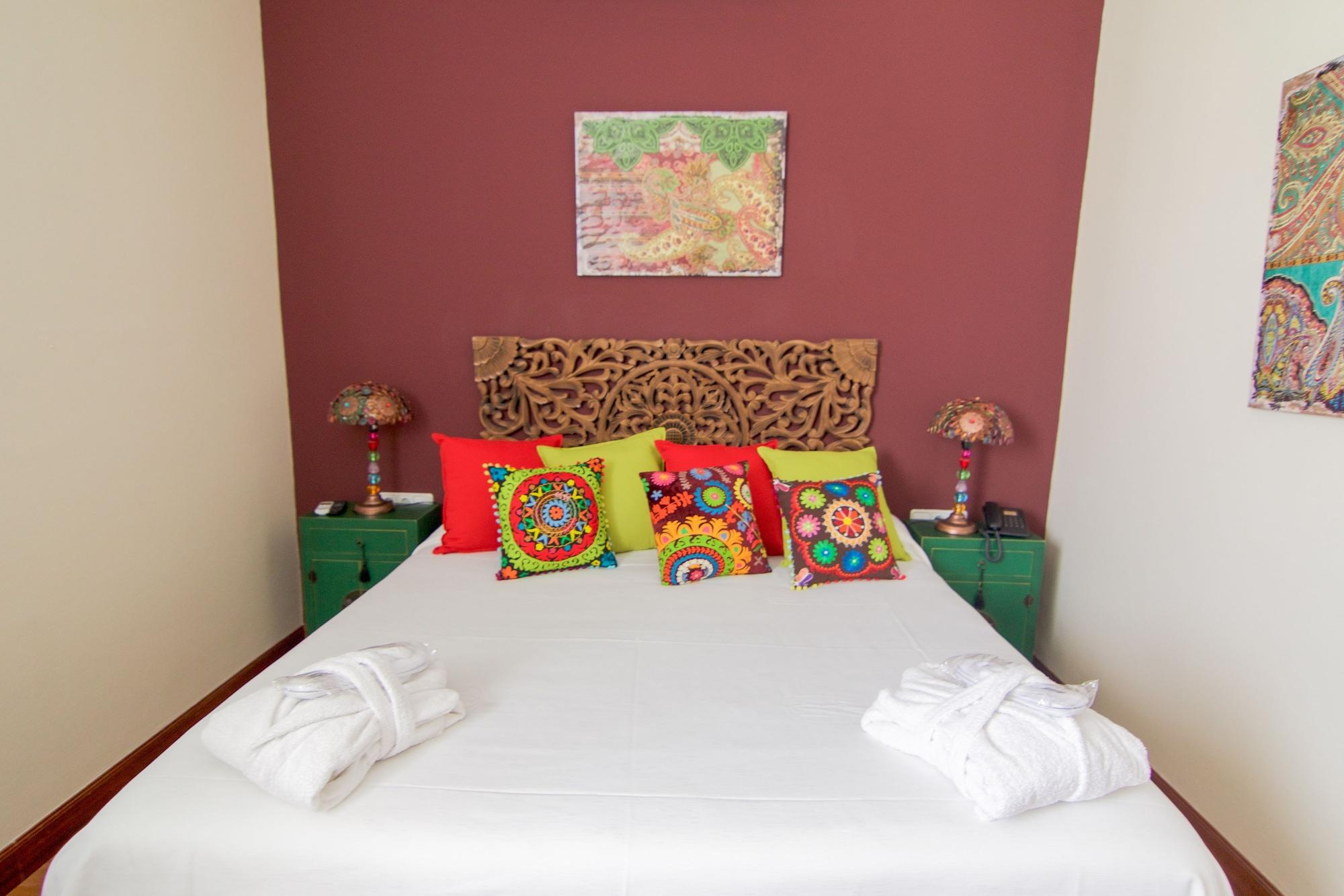 Hotel Capri Ситжес Екстериор снимка