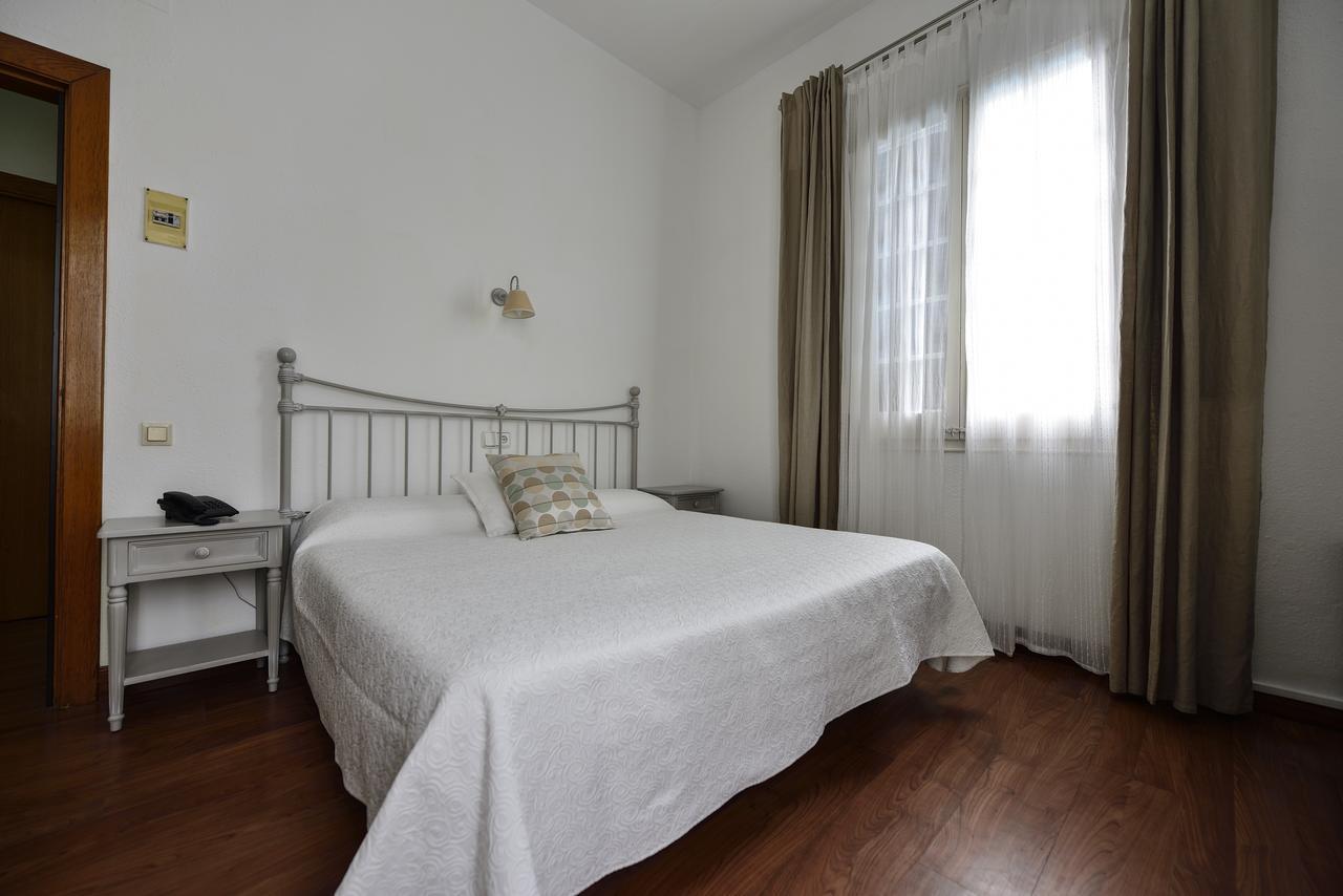 Hotel Capri Ситжес Екстериор снимка