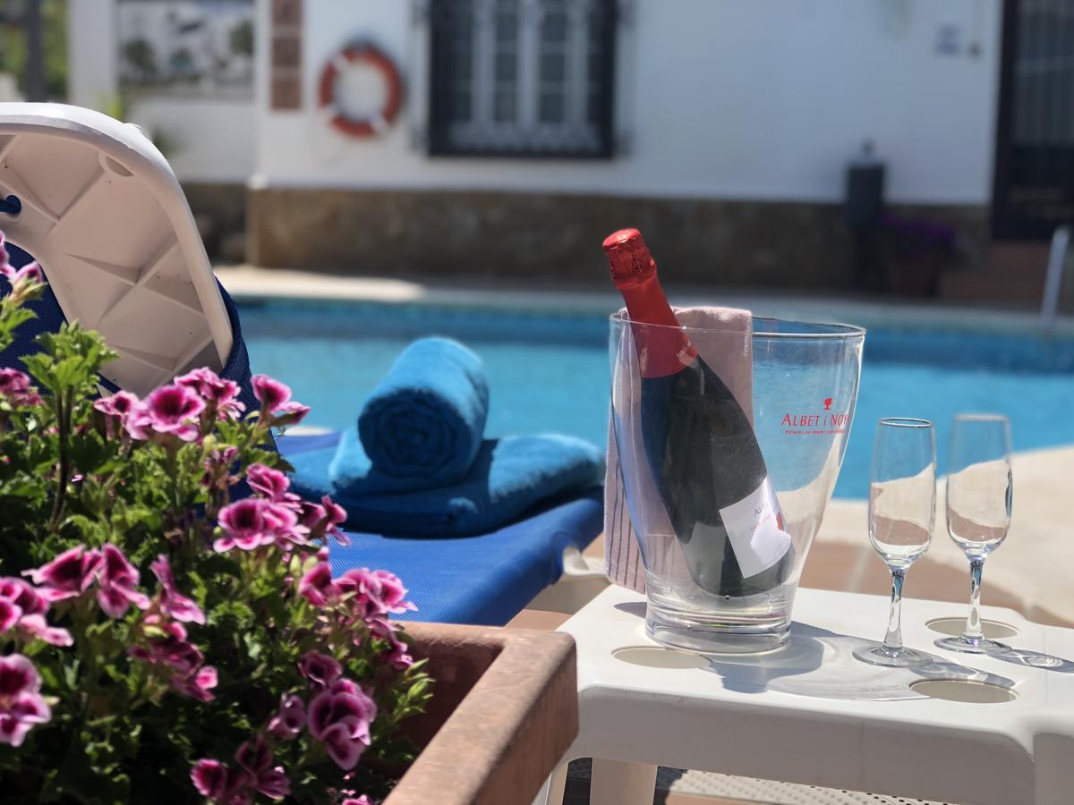 Hotel Capri Ситжес Екстериор снимка