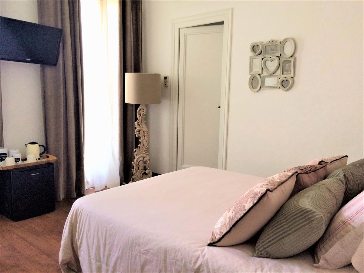 Hotel Capri Ситжес Екстериор снимка