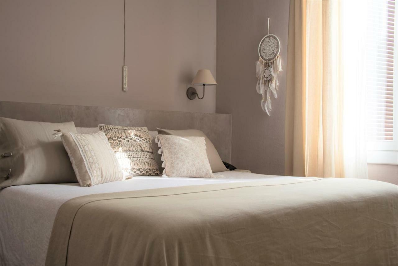 Hotel Capri Ситжес Екстериор снимка